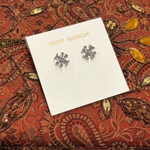 NWT Tory Burch logo stud earrings